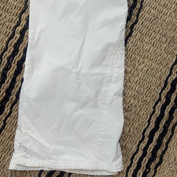 Maeve for Anthropologie white scallop wide leg trousers. Size 27. New with tags - Picture 8 of 8